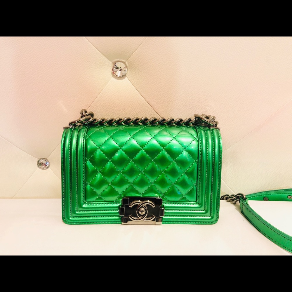 ❌SOLD❌Chanel boy small green metallic